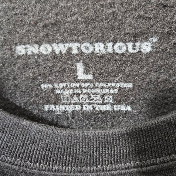 Snowtorious Christmas Basketball Santa Sweatshirt Large - Picture 3 of 4